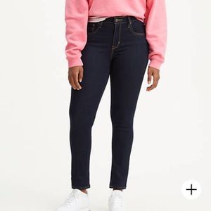 Levi’s 721 Size 26 High Rise Skinny Dark Wash Stretch